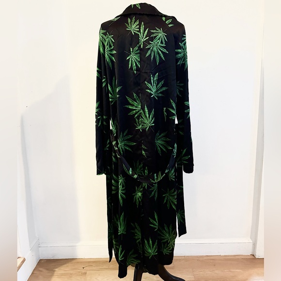 We Are Leone Long Silk Cannabis Leaf Duster Kimono with Belt XS/S - Picture 4 of 14